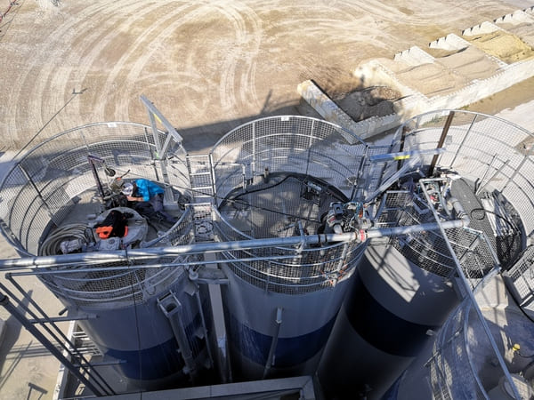 Installation of industrial cleaning silos