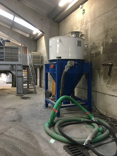 Industrial vacuuming recycling plant
