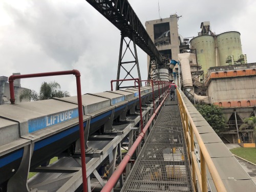 Transportador de residuo para la alimentacion del horno