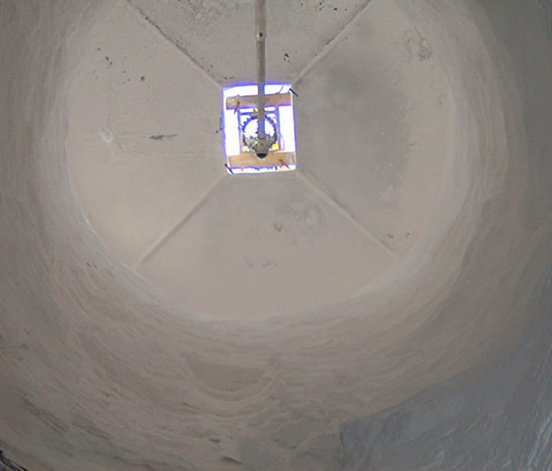 04_Gironet_Soda_ash_silo_cleaning_in_progress